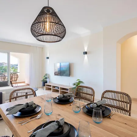 Apartment Geweldig Met Uitzicht Dicht Bij Zee. *